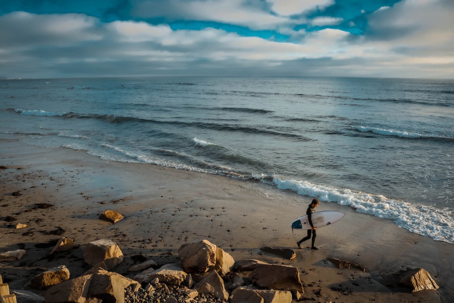 Catch the waves at Swami's Beach: A surfer's paradise in Encinitas.